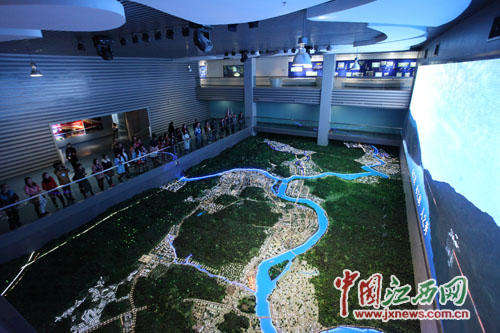 全国网媒采风团游览修水城市展馆&nbsp;大赞城市发展迅猛